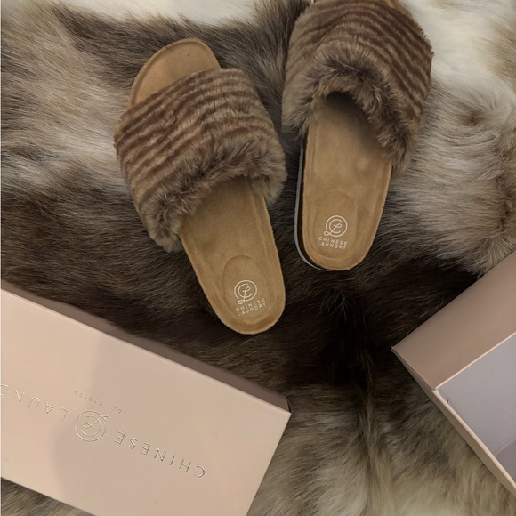 BNIB BY CHINESE LAUNDRY FURRY STRIPED BROWN SANDALS - Picture 10 of 11